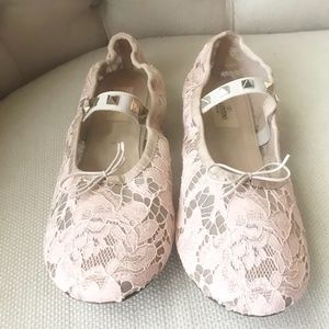 Valentino Rockstud Pink Pudre Floral Lace Ballet Flats Like New Size 40